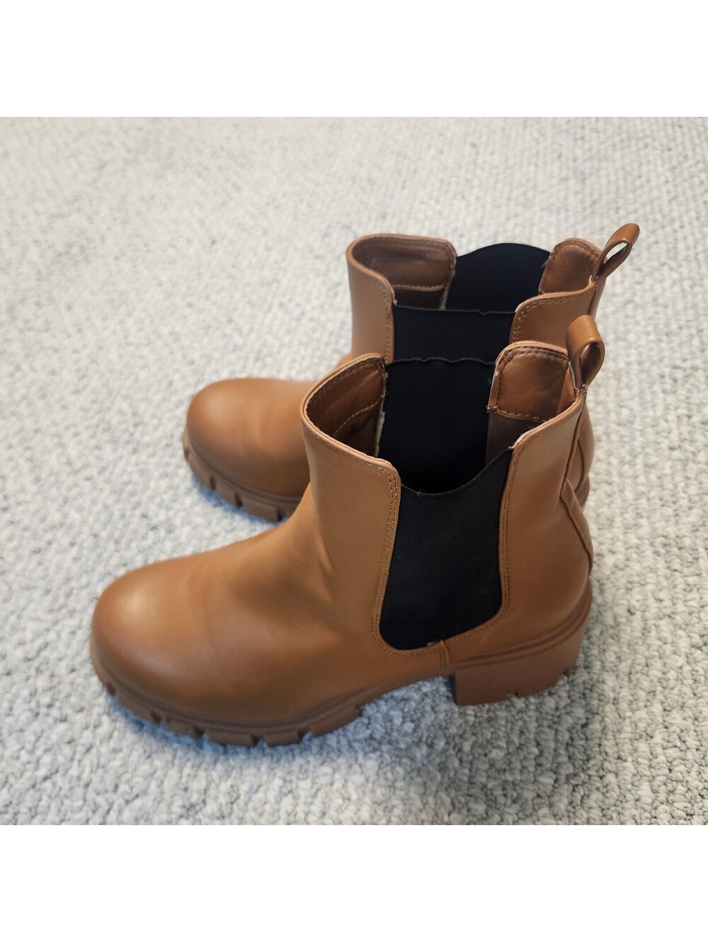Madden Girl Tessa Brown Chelsea Boot Size 9.5M - Picture 3 of 11